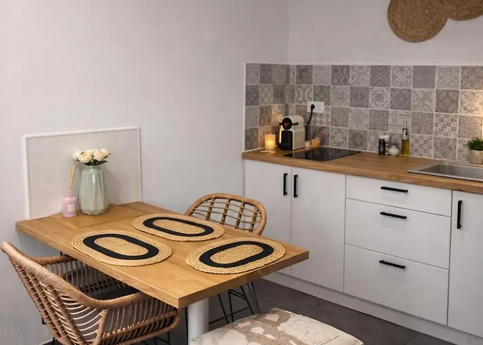 Grand Cosy Avec Cinema - & Vieil A Pied شقة *